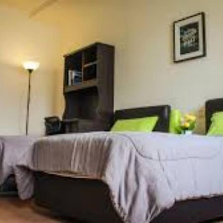Staff Guest House Nyíregyháza المظهر الخارجي الصورة