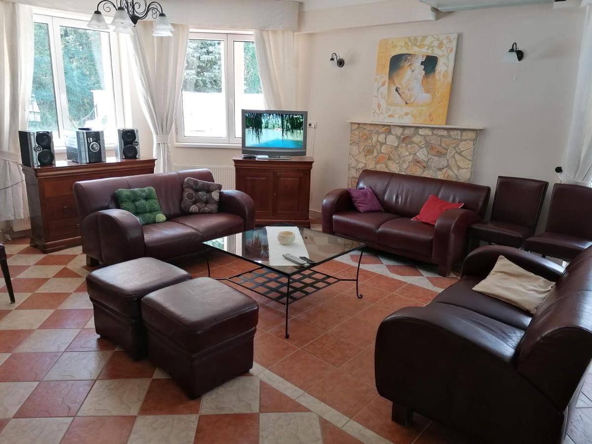 Staff Guest House Nyíregyháza المظهر الخارجي الصورة